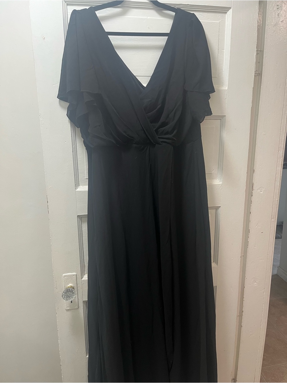 Black V-Neck Split Sleeve Maxi Dress